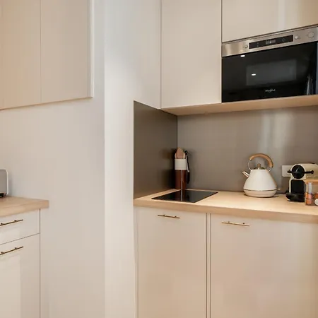 Charming Ac In Old Town Walk Everywhere