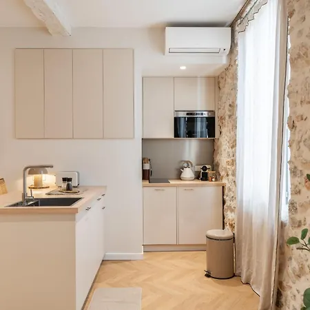 Charming Ac In Old Town Walk Everywhere *